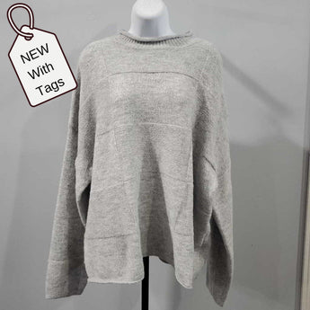 AEMI+CO Sweater Medium